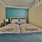 Apartment Blue Retreat